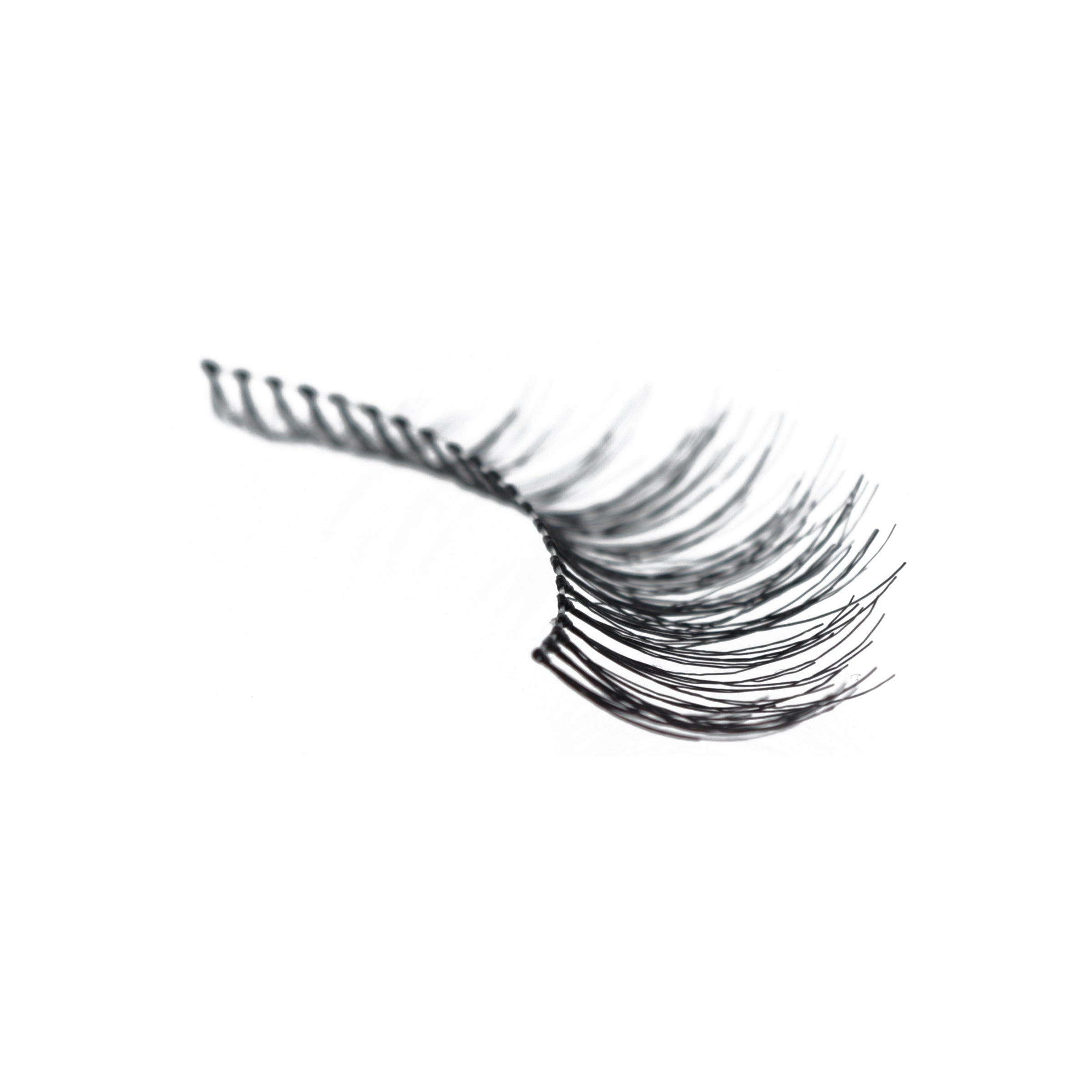 747M_-_Amorus_USA_False_Eyelashes_Fake_Lashes_Amor_Us_c.jpg